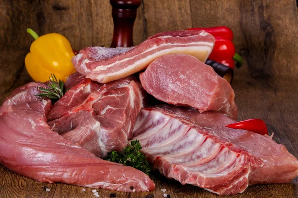 Carne Maiale Cruda Sfondo Legno — Foto Stock