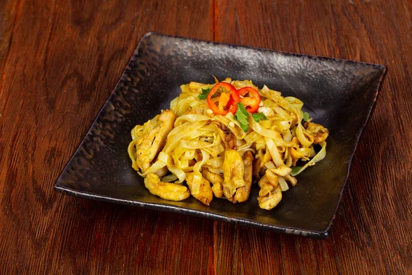 Wok Tagliatella Udon Con Pollo — Foto Stock