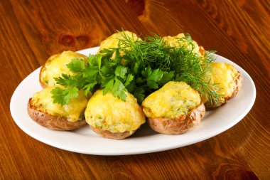 Peynirli ve otlu fırında patates