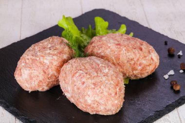 Çiğ Domuz pirzola - kıyılmış et