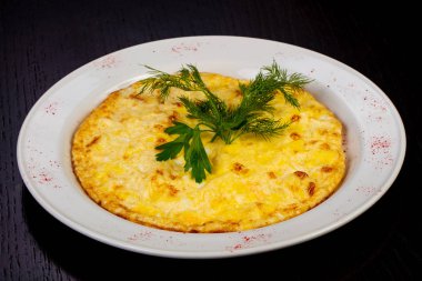 Otlar ile lezzetli kızarmış Anadolu