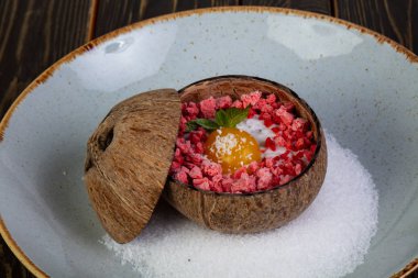 Hindistan cevizi ile shugar tatlı