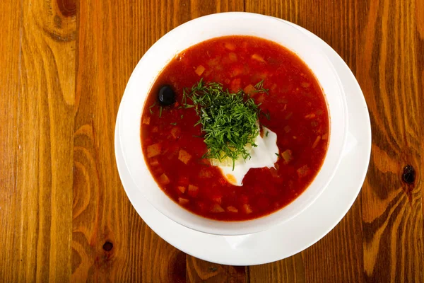 Solyanka çorba krema ile