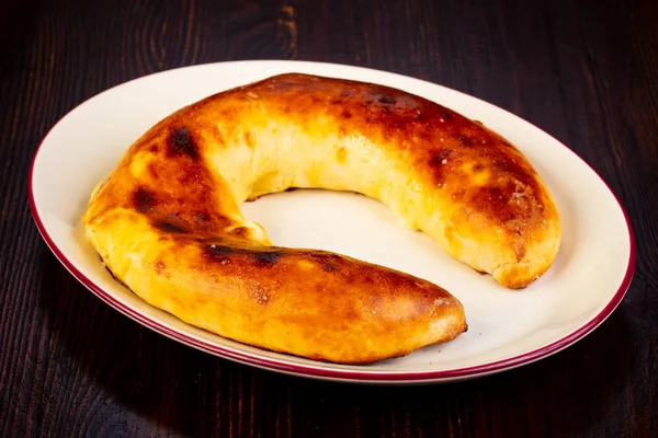 Plaka lezzetli sıcak simit