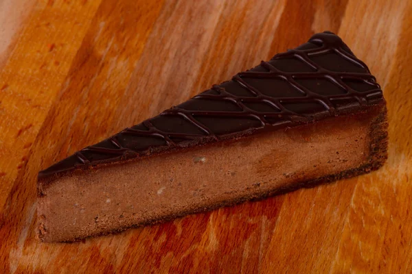 Bolo Queijo Chocolate Saboroso Sobre Madeira — Fotografia de Stock