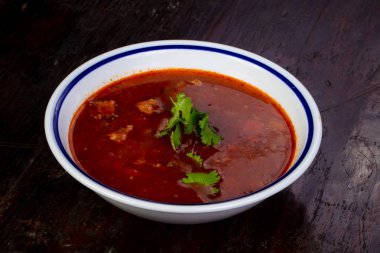 Domates çorbası et ve fasulye ile