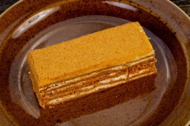 Lezzletli tatlım çok katmanlı kek 