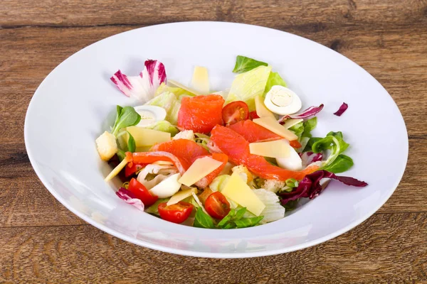 Sezar somon salata ile