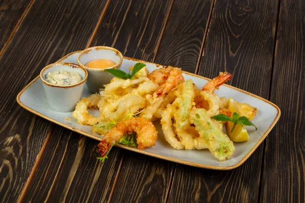 Tempura Gambas Con Verduras Salsa — Foto de Stock