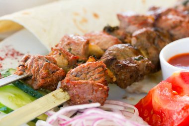 Sığır eti Barbekü soğan ve sos ile