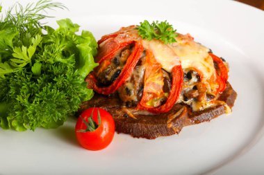 Pişmiş domuz dil salata