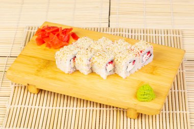 Havyar ve peynir ile Delcious Alaska rulo