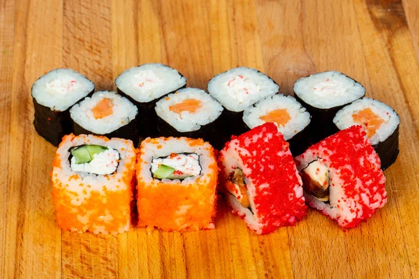 Suşi Japonya ve küme rulo