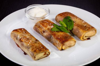 Lezzetli gözleme süzme peynir rulo