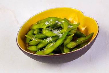 Deniz tuzu ile Edamame fasulye