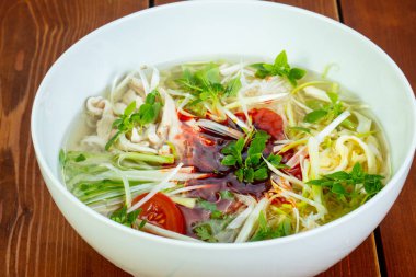 Vietnam geleneksel sığır Pho çorbası