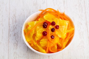 Cranberrys iştah açıcı turşusu salatası