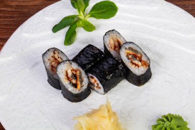 Yılan balığı ile maki rulo Unagi