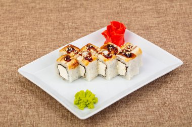 Japon geleneksel soğuk yılan balığı rulo