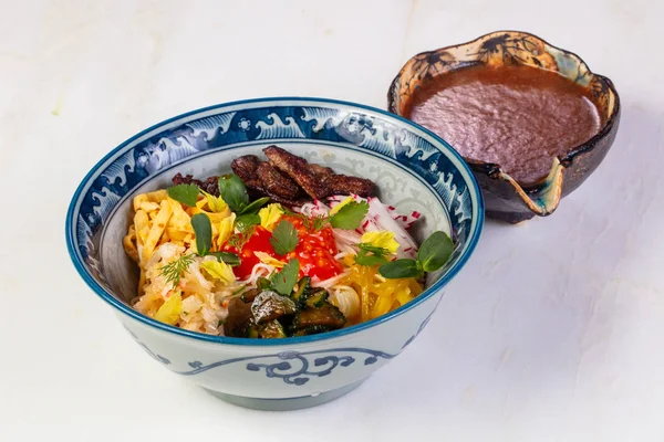 Sos ve otlar ile Yengeç poke