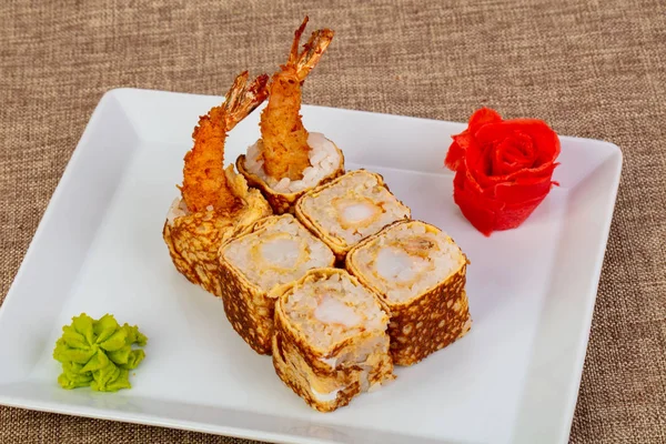 Karides ile krep rulo