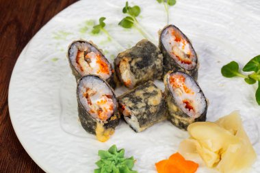 Japon yılan balığı sıcak tempura rulo