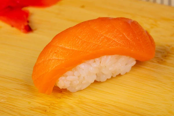 Sushi Salmão Delicioso Com Gengibre — Fotografia de Stock