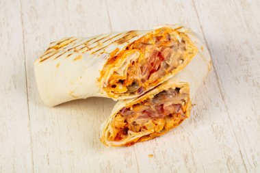 Et, sos ve salata ile iştah açıcı Calypso