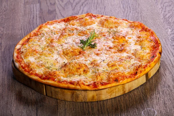 Biberiye servis sıcak Margarita pizza
