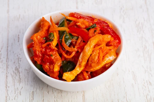 Lezzetli heh balık salata sebze ile