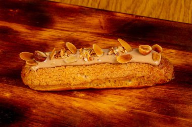 Tatlı lezzetli pasta krema ile 