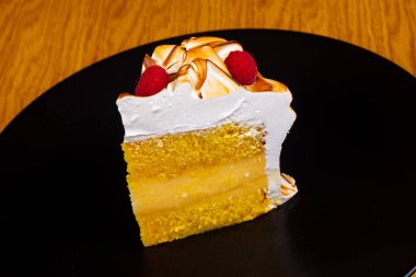 Tatlı limon Pasta krema ile