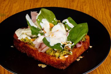 Jambon ve Peynirli börek