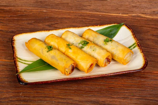 Deniz ürünleri ile Asya böreği