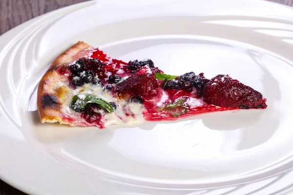 Meyve vegetarin pizza çocuklar için