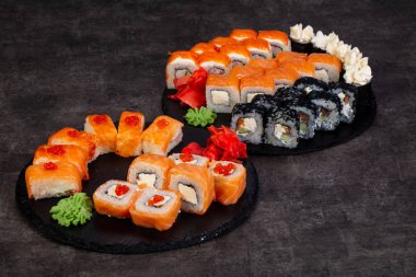 Japon Suşi ile çeşitli madde ayarla