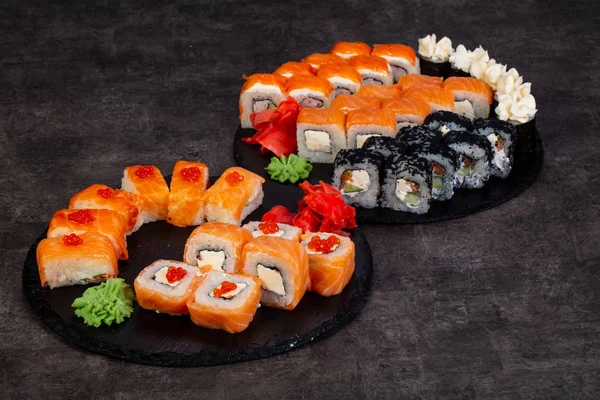 Japon Suşi ile çeşitli madde ayarla