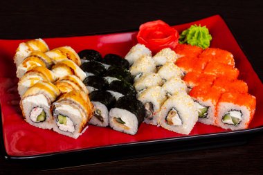 Japon geleneksel rulo ve suşi ayarla