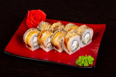 Yılan balığı ile Japon geleneksel rulo