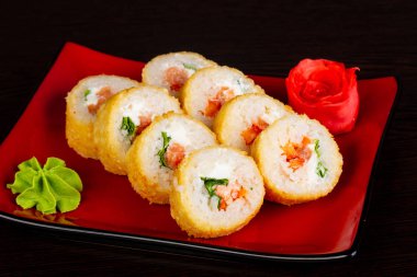 Japon geleneksel rulo somon ile