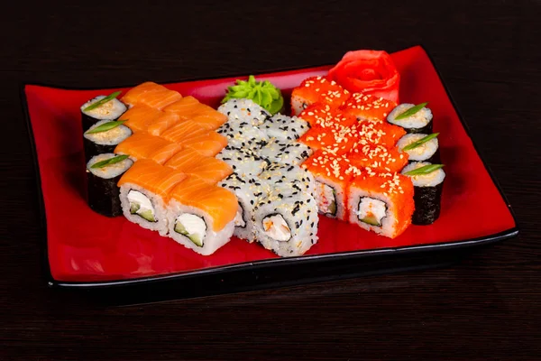 Japon geleneksel rulo ve suşi ayarla