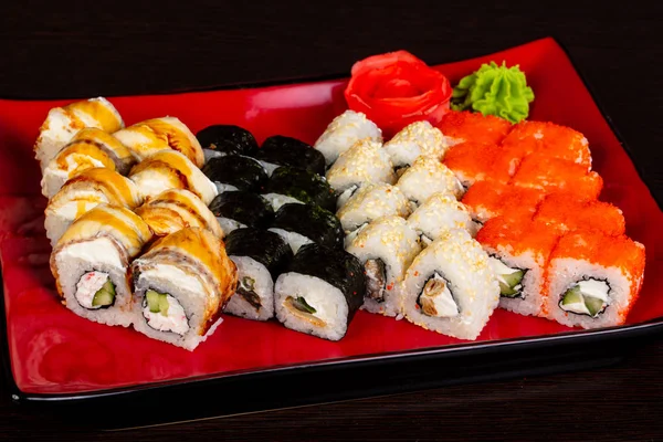 Japon geleneksel rulo ve suşi ayarla