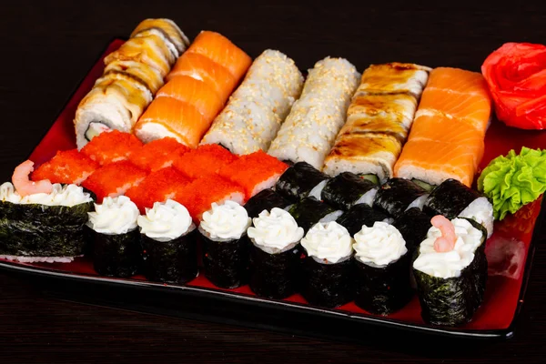 Japon geleneksel rulo ve suşi ayarla