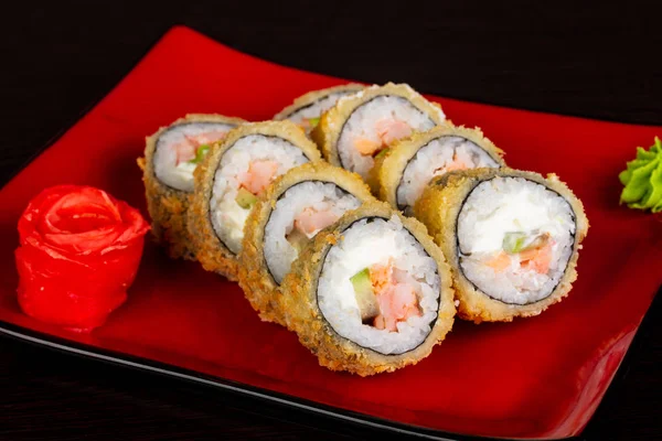 Japon geleneksel rulo somon ile