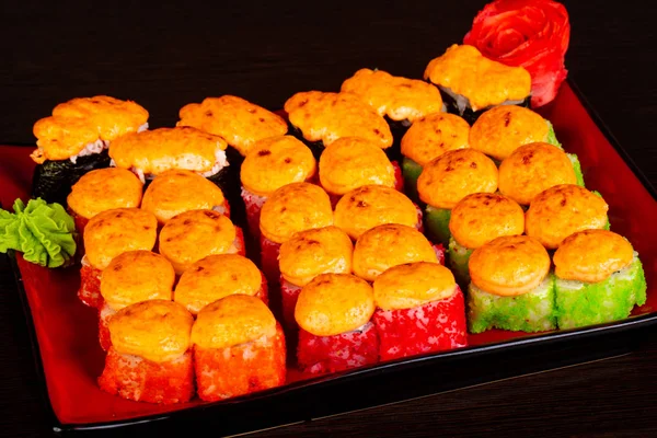 Japon geleneksel rulo ve suşi ayarla