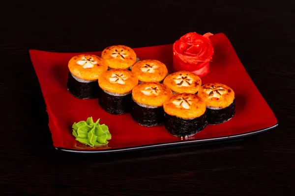 Japon sıcak lezzetli pişmiş rulo