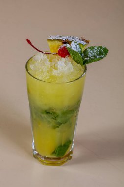 Mojito ananas ve nane ile