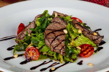 Lezzetli bahis salata sebzeli