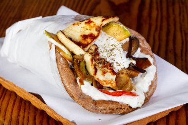 Mantar ve sebze vejetaryen gyros