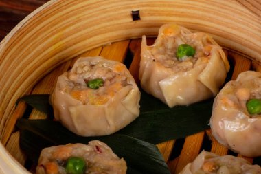 Karides ile Japon geleneksel köfte